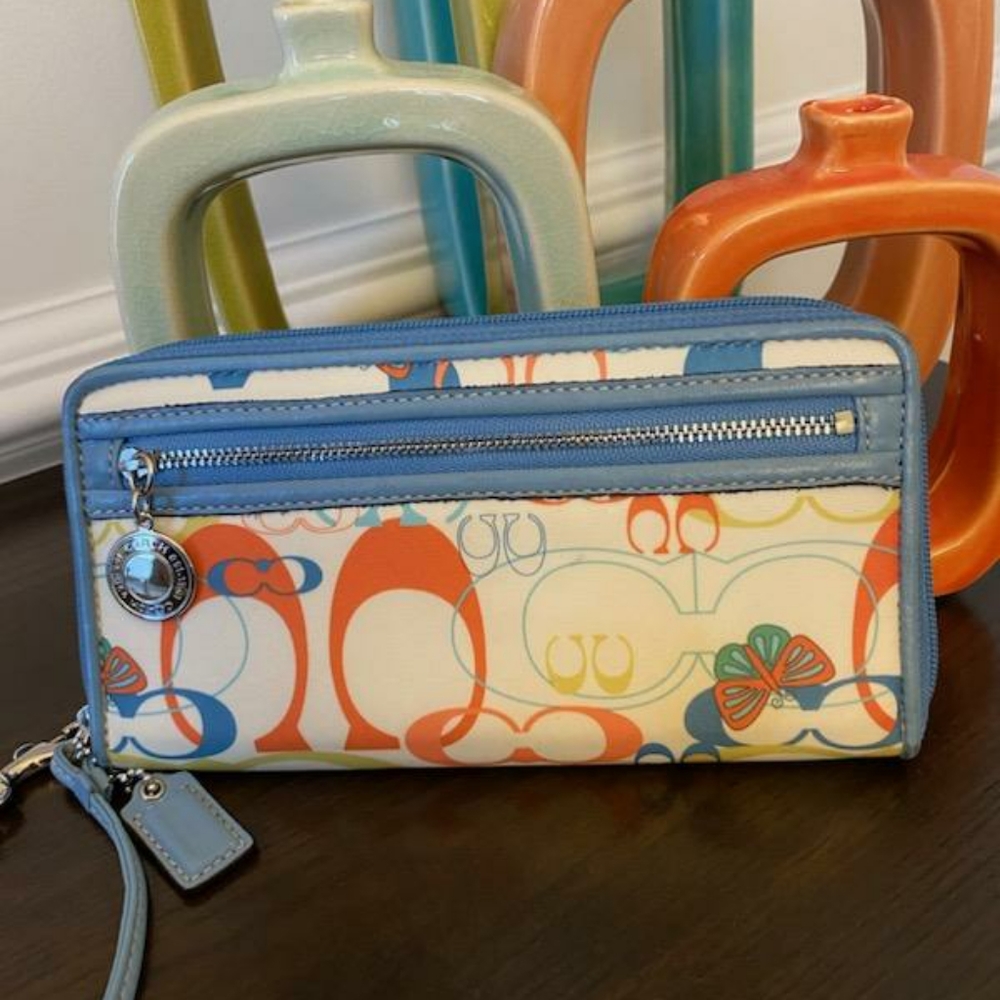 **SOLD**Coach Signature Optic Butterfly Wallet